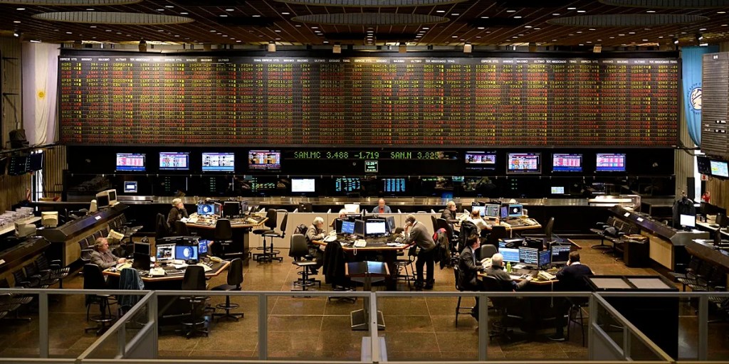 Fuerte caída en el mercado accionario con pérdidas de hasta&nbsp;7%