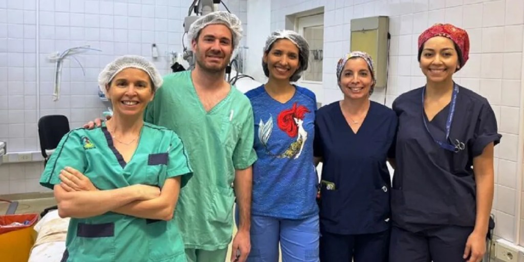 cirugía oftalmológica, Puerto Madryn, cataratas congénitas, Hospital Andrés Ísola, salud, oftalmología pediátrica, Julián Sahagun, Julia Korth, Secretaría de Salud, Chubut, avance médico, calidad de vida, medicina, intervención quirúrgica, equipo médico, desarrollo visual