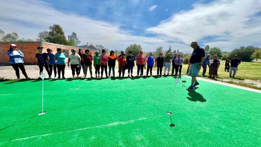 FOTOS | Adultos mayores disfrutaron de una jornada de golf en el Tamariscos&nbsp;Club