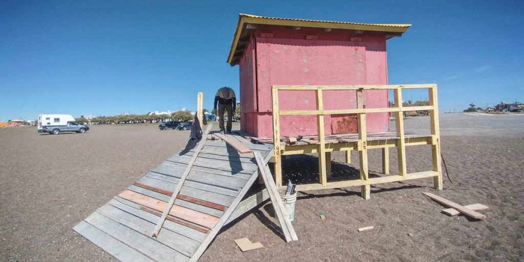 Realizan trabajos de mantenimiento en casetas de guardavidas previo a la temporada de&nbsp;verano