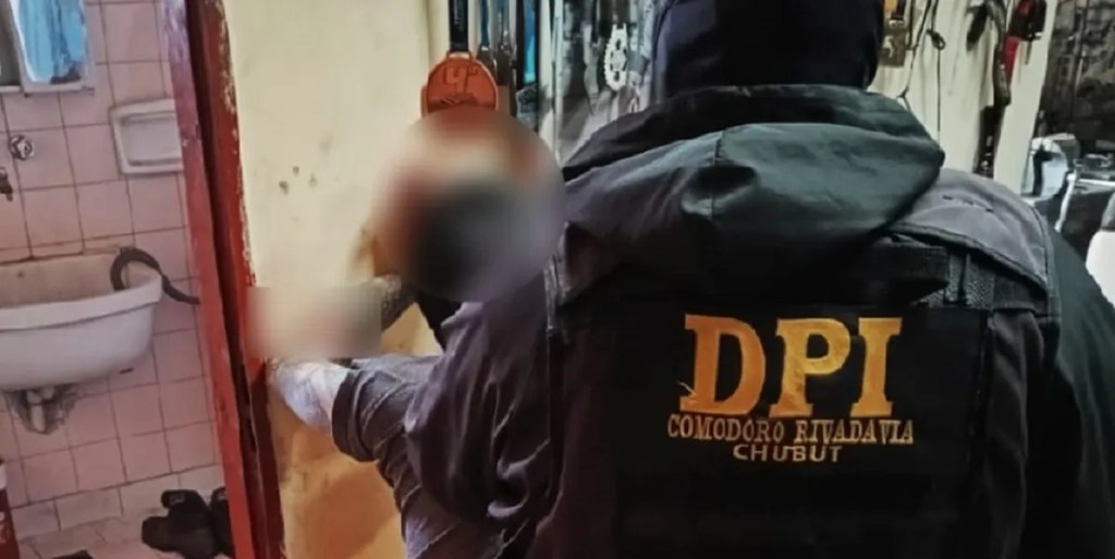 robo agravado, Trevelin, Comodoro Rivadavia, Policía de Chubut, División de Investigaciones, Pablo Lobos, banda delictiva, secuestro de dinero, Ministerio Público Fiscal, audiencia de control, allanamientos, Martín O'Connor, camioneta secuestrada, violencia en Trevelin, seguridad Chubut, investigación policial