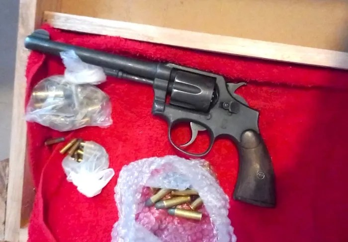 Trelew, operativo antidrogas, narcomenudeo, División Drogas, Policía de Chubut, Héctor Iturrioz, GEOP, Fiscalía Federal, Gustavo Lleral, Seguridad Chubut, secuestro de armas, dinero en efectivo, detenciones en Trelew, tráfico de drogas, policía judicial, allanamientos Trelew