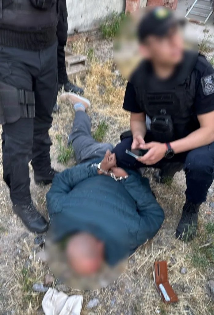 Policía de Chubut, Prefectura Naval, Héctor Iturrioz, robo agravado, Comodoro Rivadavia, Rada Tilly, Trelew, Ford EcoSport, Ford Ranger, Ministerio Público Fiscal, Comando Unificado de Seguridad, operativo policial, seguridad en Chubut, detención de delincuentes, vehículos robados, seguridad vial, menor herida