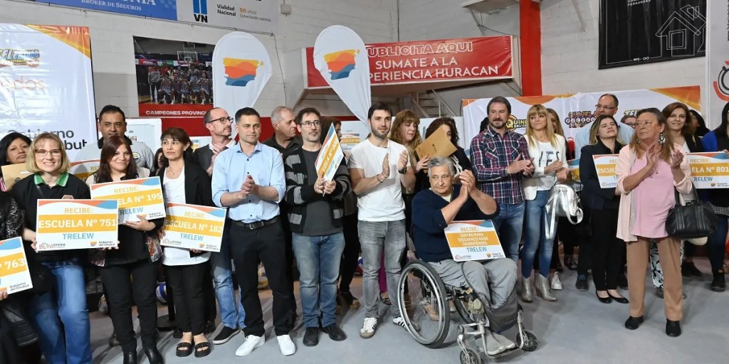 Telebingo Chubutense, Ignacio Torres, Lotería del Chubut, Club Huracán, Trelew, Juan Fuentes, premios millonarios, función social, educación, salud, ludopatía infantil, evento récord, Ramiro Ibarra, Gerardo Merino, artistas locales, acción social, Chubut