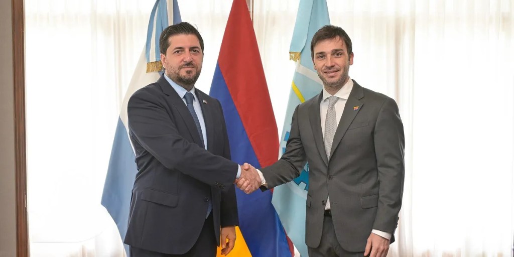 Chubut, Ignacio Torres, Hovhannés Virabyan, embajador de Armenia, turismo Chubut, inversiones turísticas, Puerto Pirámides, MEF Trelew, CICECh, Ley de Promoción Turística, Agencia Chubut Turismo, desarrollo turístico, inversión extranjera, turismo internacional, cooperación bilateral, oportunidades de inversión, nuevos proyectos