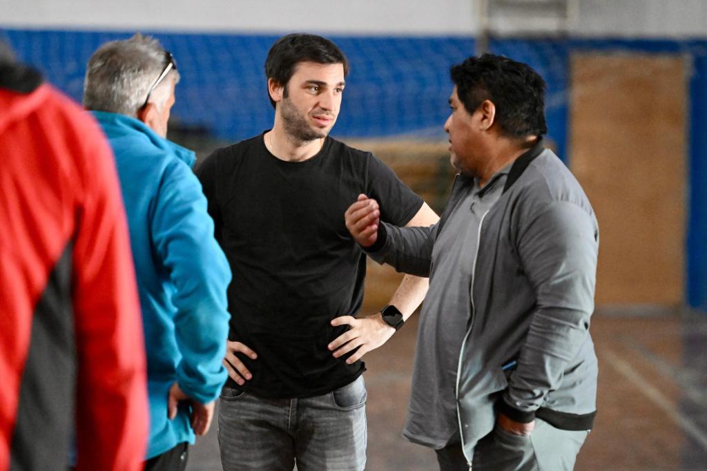 TORRES ASEGURÓ QUE «LA ZONA URBANA DE EPUYÉN YA NO CORRE PELIGRO» Y DESTACÓ EL TRABAJO DE&nbsp;BRIGADISTAS.