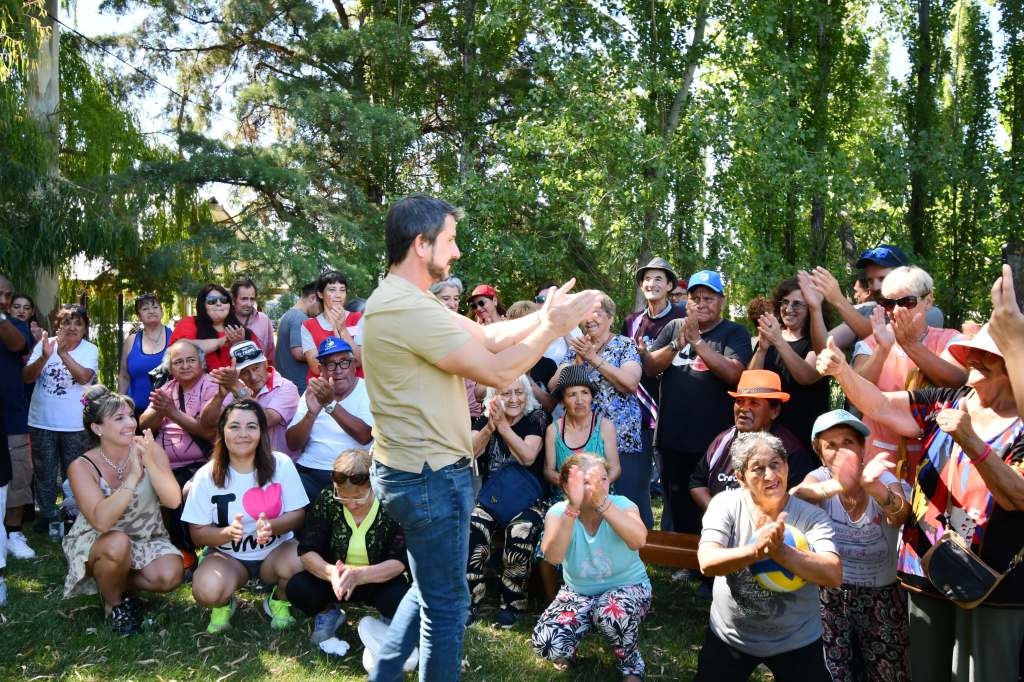 MERINO PARTICIPÓ DEL COLORIDO CIERRE DE LA COLONIA DE VERANO PARA ADULTOS&nbsp;MAYORES.