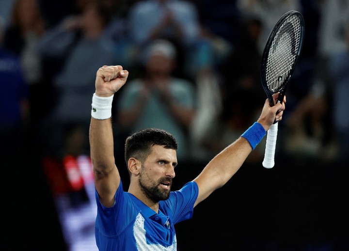 DJOKOVIC DERROTÓ A ALCARAZ EN UN PARTIDAZO Y AVANZÓ A LAS SEMIFINALES DEL ABIERTO DE&nbsp;AUSTRALIA.