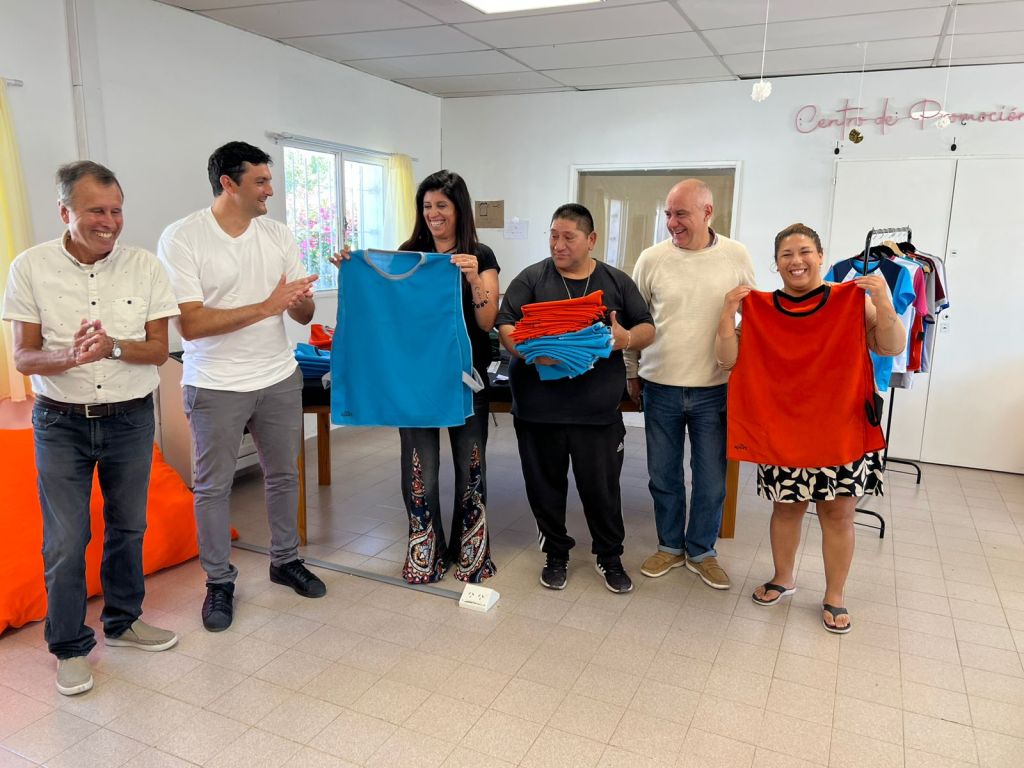 PROVINCIA ENTREGÓ INDUMENTARIA DEPORTIVA A CLUBES DE COMODORO&nbsp;RIVADAVIA.