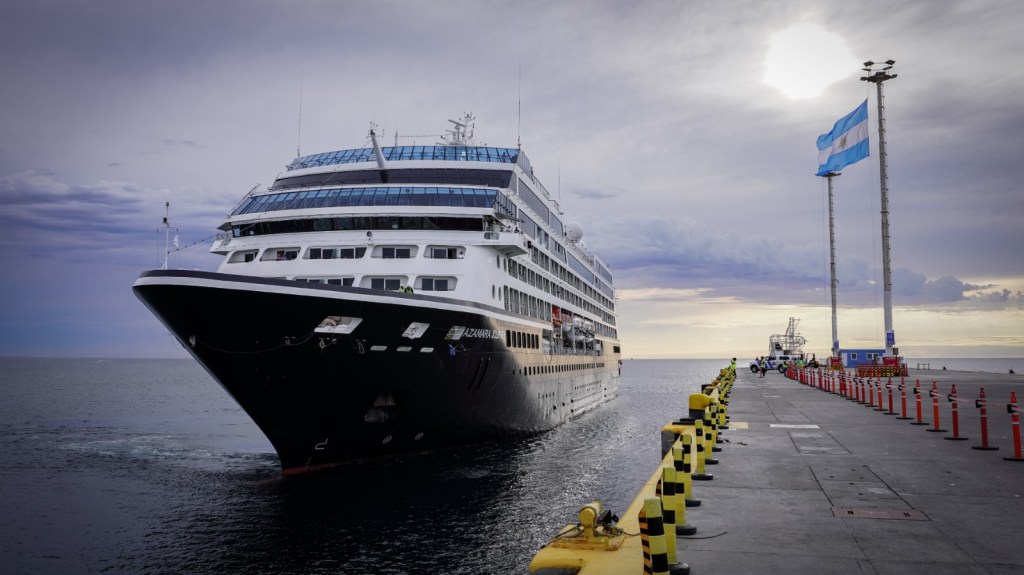 EL AZAMARA JOURNEY ARRIBÓ A PUERTO MADRYN EN SU ÚNICA ESCALA DE LA&nbsp;TEMPORADA.