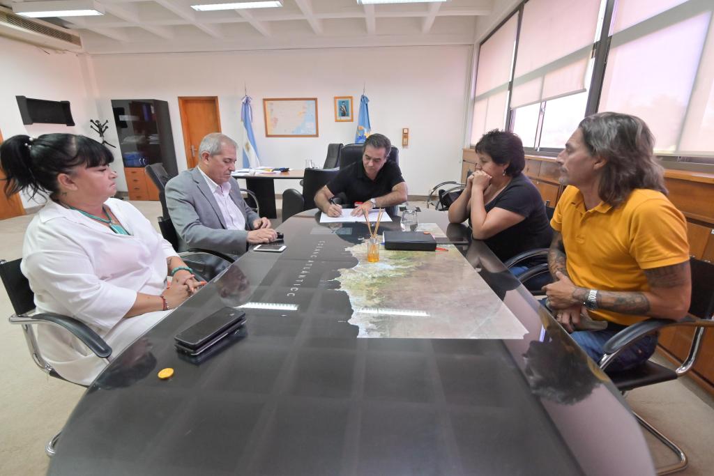 EL GOBIERNO ANUNCIÓ UN AUMENTO SALARIAL PARA DOCENTES Y&nbsp;AUXILIARES.