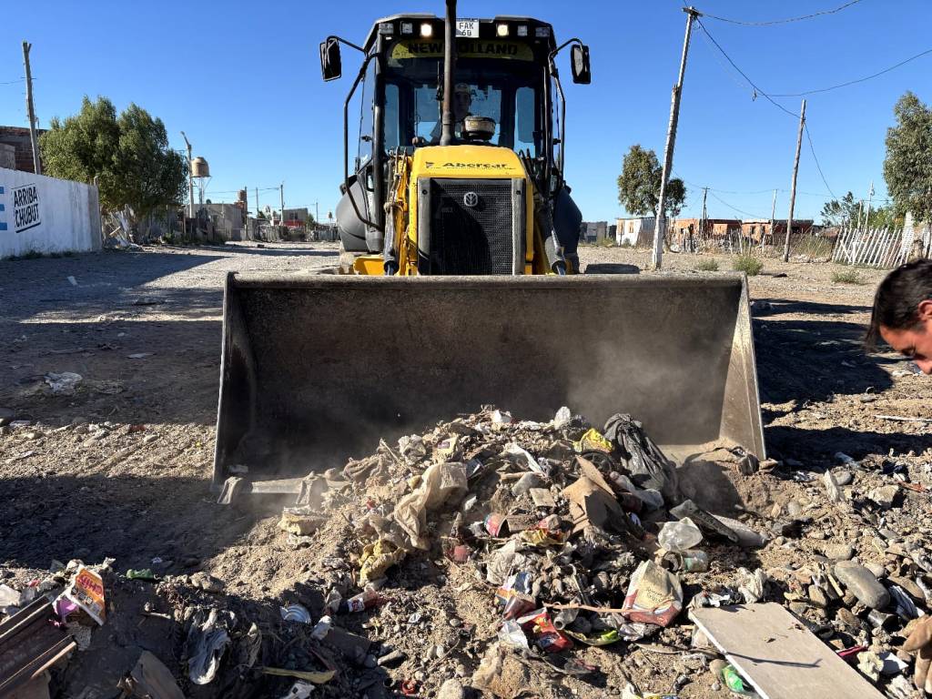 REPARACIÓN AMBIENTAL: EL MUNICIPIO RETIRÓ 80 TONELADAS DE BASURA DE LA ZONA&nbsp;COSTANERA.