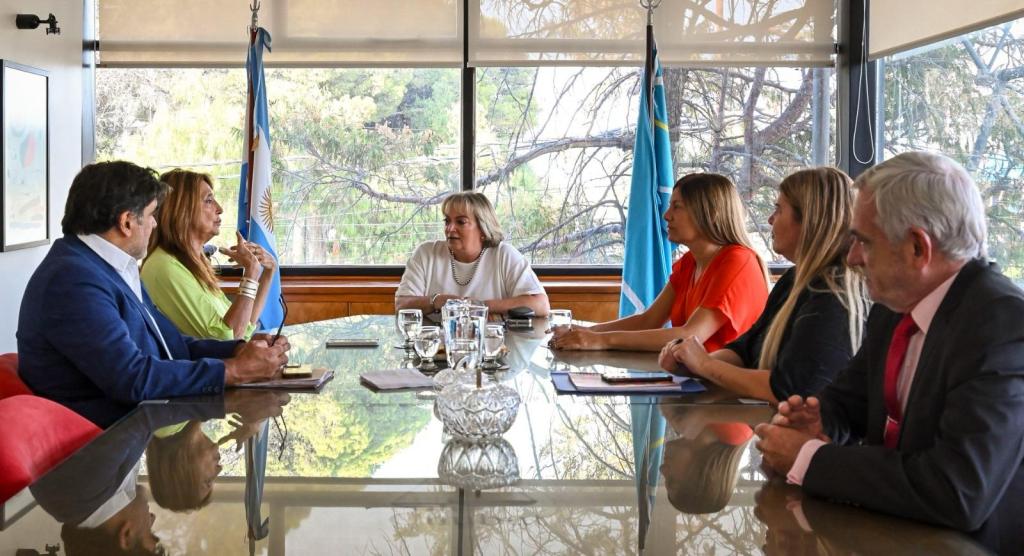 PAPAIANI: “ESTAMOS TRABAJANDO EN UNA AGENDA QUE CAMBIE LA VIDA DE LOS NIÑOS, NIÑAS Y ADOLESCENTES DE&nbsp;CHUBUT”.