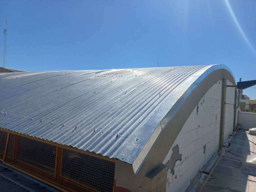 PROVINCIA AVANZA CON REPARACIONES EN LA ESCUELA N° 703 DE PUERTO&nbsp;MADRYN.