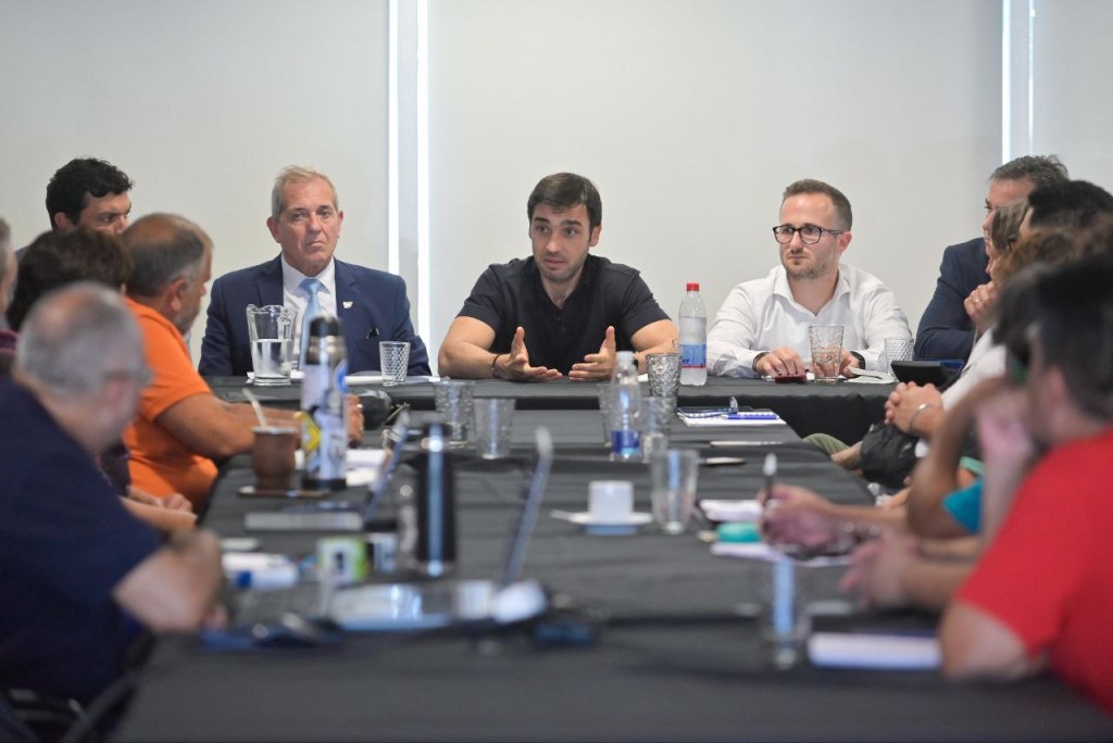 TORRES ENCABEZÓ PARITARIA DE EDUCACIÓN Y ACORDÓ CON TODOS LOS&nbsp;GREMIOS