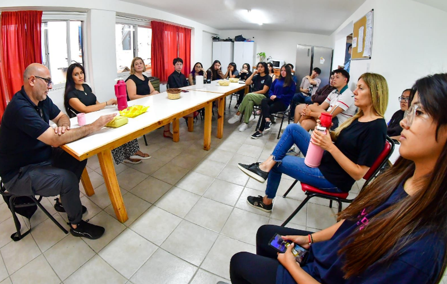 JÓVENES DEL INTERIOR COMIENZAN SUS ESTUDIOS CON EL APOYO DE LA RESIDENCIA&nbsp;ESTUDIANTIL.