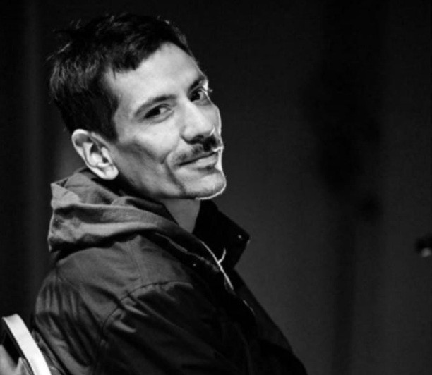 JUAN SOLÁ PRESENTARÁ SU UNIPERSONAL Y UN TALLER DE ESCRITURA EN&nbsp;TRELEW.