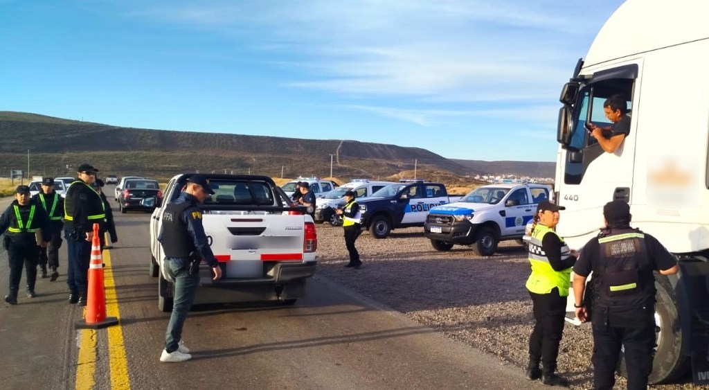 PROVINCIA CONTROLÓ CERCA DE 11.000 VEHÍCULOS Y RETIRÓ A 72 CONDUCTORES ALCOHOLIZADOS DE LA VÍA&nbsp;PÚBLICA.