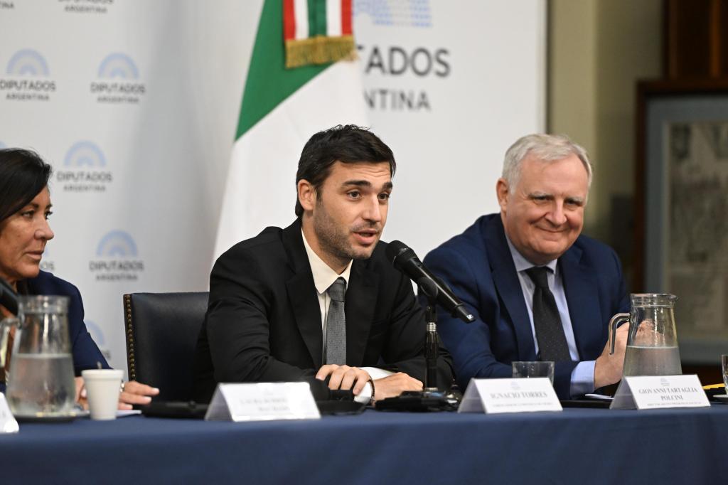 TORRES EXPUSO SOBRE EL MODELO DE SEGURIDAD Y JUSTICIA DE CHUBUT: “EN LA PROVINCIA HACEMOS CUMPLIR LA&nbsp;LEY”.