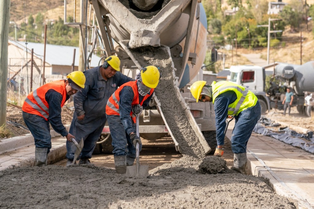 OTHAR MACHARASHVILI: “EL PAVIMENTO ORDENA Y DA MEJOR CALIDAD DE VIDA A LOS&nbsp;VECINOS”.