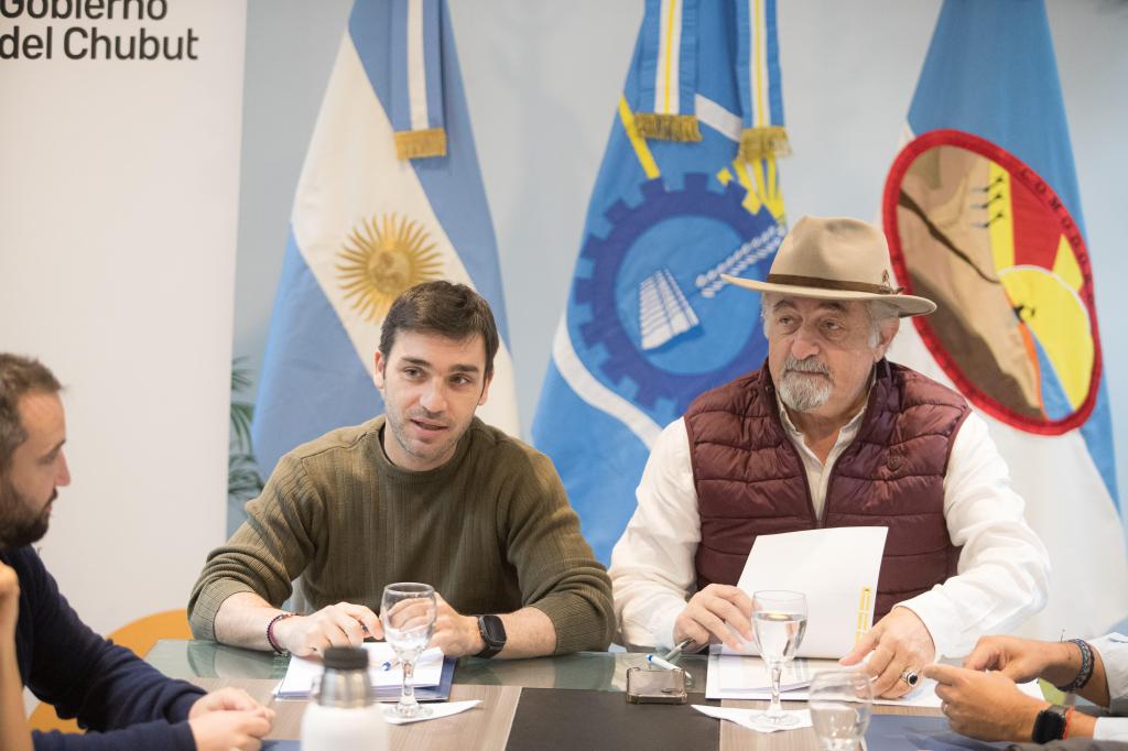 TORRES ENCABEZÓ UNA REUNIÓN DE GABINETE CONJUNTA EN COMODORO&nbsp;RIVADAVIA.
