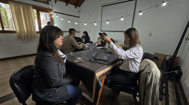 MÁS DE 100 VECINOS DE ESQUEL ACCEDIERON A LA FIRMA&nbsp;DIGITAL.