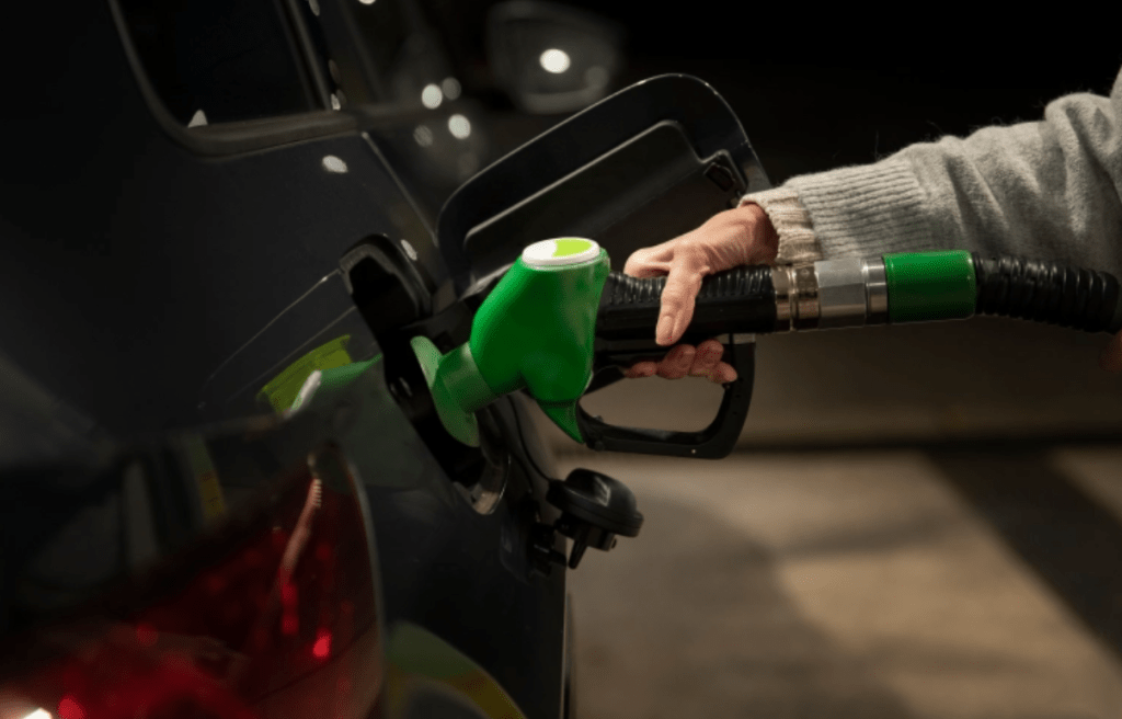 YPF BAJARÁ UN 4% LOS COMBUSTIBLES A PARTIR DEL 1 DE&nbsp;MAYO.