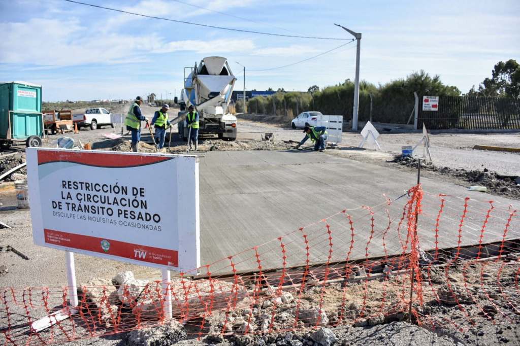 EMPRESA PRIVADA REPARÓ CALLE TRAS OBRAS DE SERVICIOS EN&nbsp;TRELEW.