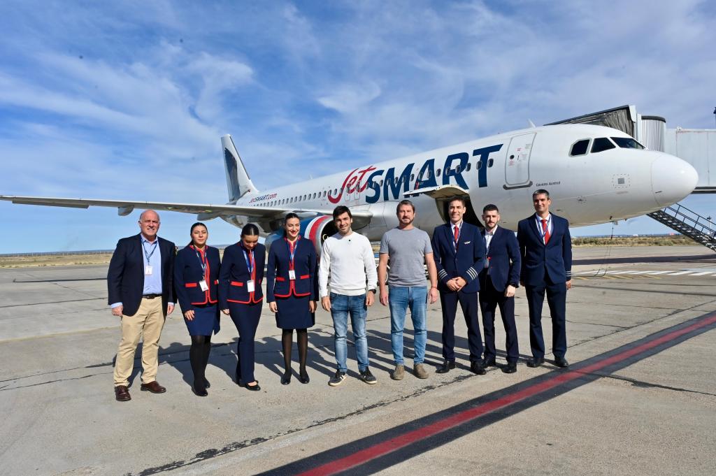 TORRES PRESENTÓ EL VUELO INAUGURAL DE JETSMART QUE CONECTA A TRELEW CON BUENOS&nbsp;AIRES.