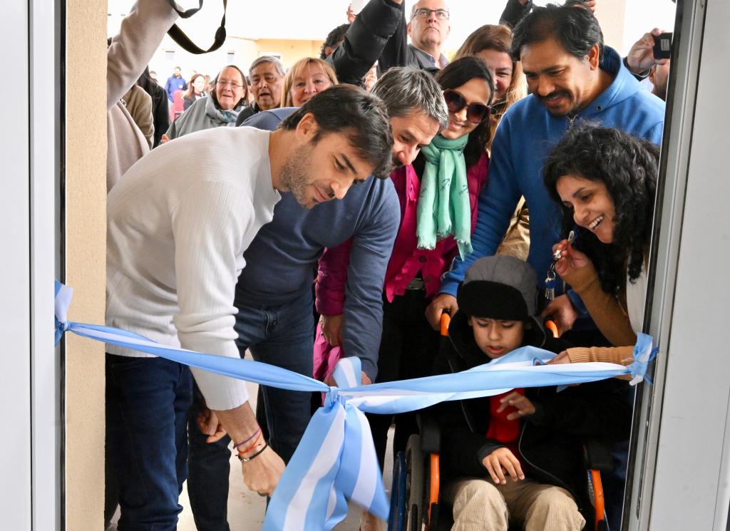 TORRES ENTREGÓ 17 VIVIENDAS EN TRELEW Y ANUNCIÓ OBRAS POR MÁS DE $700&nbsp;MILLONES.