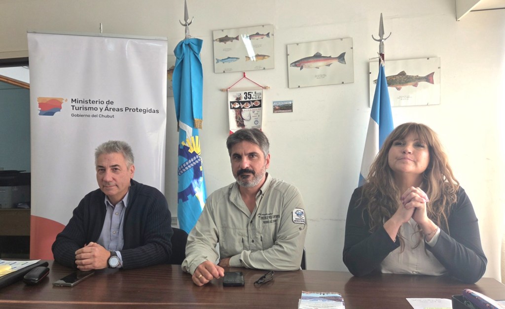 PROVINCIA INICIA CAMPAÑA DE DESOVE EN LAGO ENGAÑO CON PARTICIPACIÓN DE PESCADORES CON&nbsp;MOSCA.