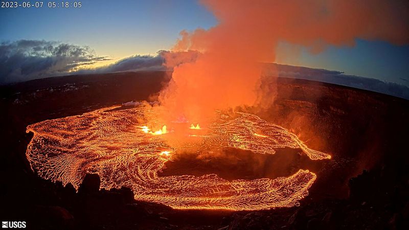 EL VOLCÁN KILAUEA ENTRA EN ERUPCIÓN CON UN COMPORTAMIENTO INUSUAL DESPUÉS DE 40&nbsp;AÑOS.