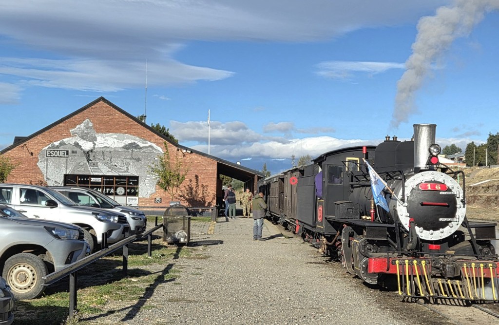 “LA TROCHITA” CELEBRA LOS 80 AÑOS DE SU LLEGADA A ESQUEL CON UNA JORNADA&nbsp;ESPECIAL.