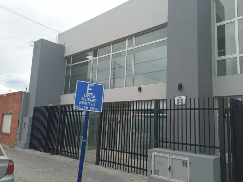 DECLARADO EN REBELDÍA: NO SE PRESENTÓ A JUICIO Y ORDENARON SU&nbsp;DETENCIÓN.