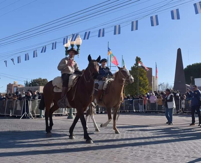 TRELEW CELEBRA EL 25 DE MAYO CON VELADA DE GALA Y DESFILE&nbsp;PATRIO.