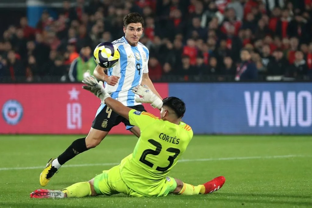 CON ÁLVAREZ COMO FIGURA, ARGENTINA VENCIÓ A CHILE EN LAS&nbsp;ELIMINATORIAS.