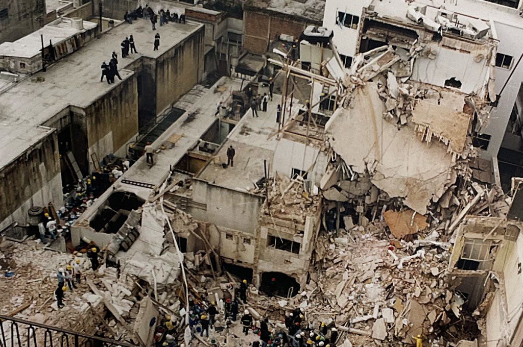 ORDENAN JUZGAR EN AUSENCIA A LOS ACUSADOS DEL ATENTADO A LA&nbsp;AMIA