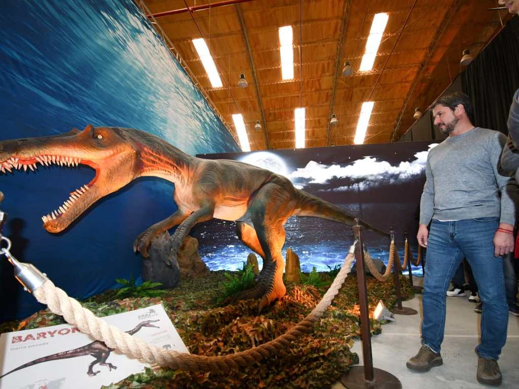 MERINO DESTACÓ LA MUESTRA “VIVEN&nbsp;DINOSAURIOS”