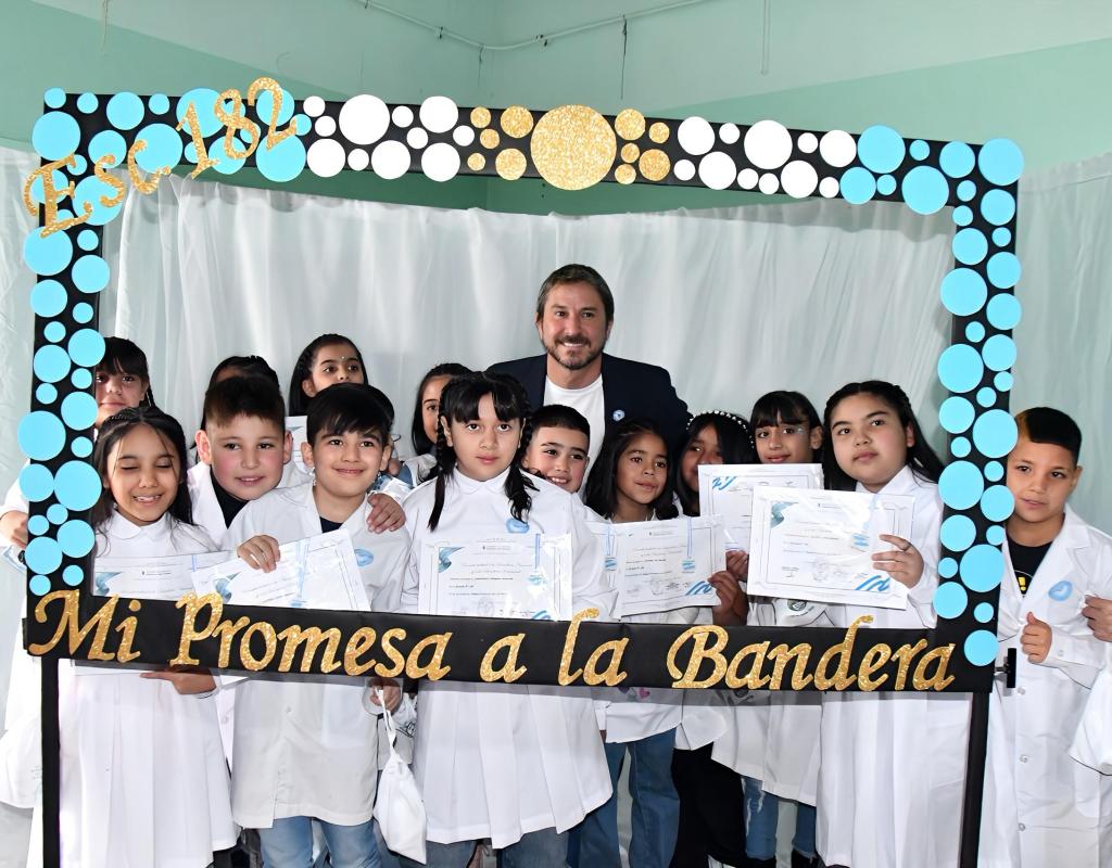 MERINO ACOMPAÑÓ A ESCUELAS EN EL ACTO DE PROMESA A LA&nbsp;BANDERA