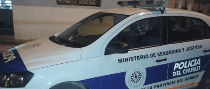 ROMPIÓ UN PATRULLERO TRAS SER DETENIDO POR UNA PELEA EN EL PUERTO DE&nbsp;RAWSON