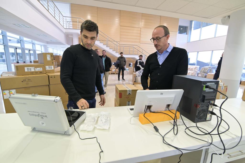 TORRES CELEBRÓ LA LLEGADA DE EQUIPAMIENTO AL HOSPITAL DE&nbsp;TRELEW