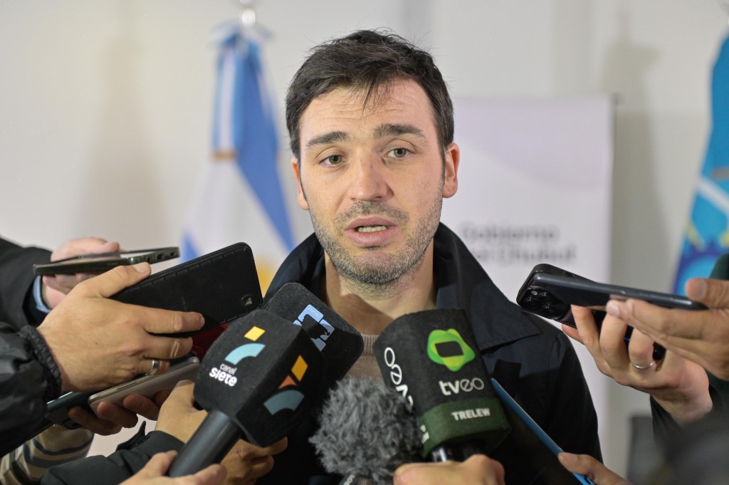 TORRES IMPULSA LEY PARA FINANCIAR EL DRAGADO DEL PUERTO DE RAWSON Y OBRAS EN PLAYA&nbsp;UNIÓN