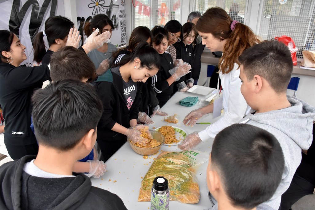 EL MUNICIPIO REFUERZA HÁBITOS SALUDABLES Y CONCIENCIA AMBIENTAL EN LA LAGUNA&nbsp;CHIQUICHANO