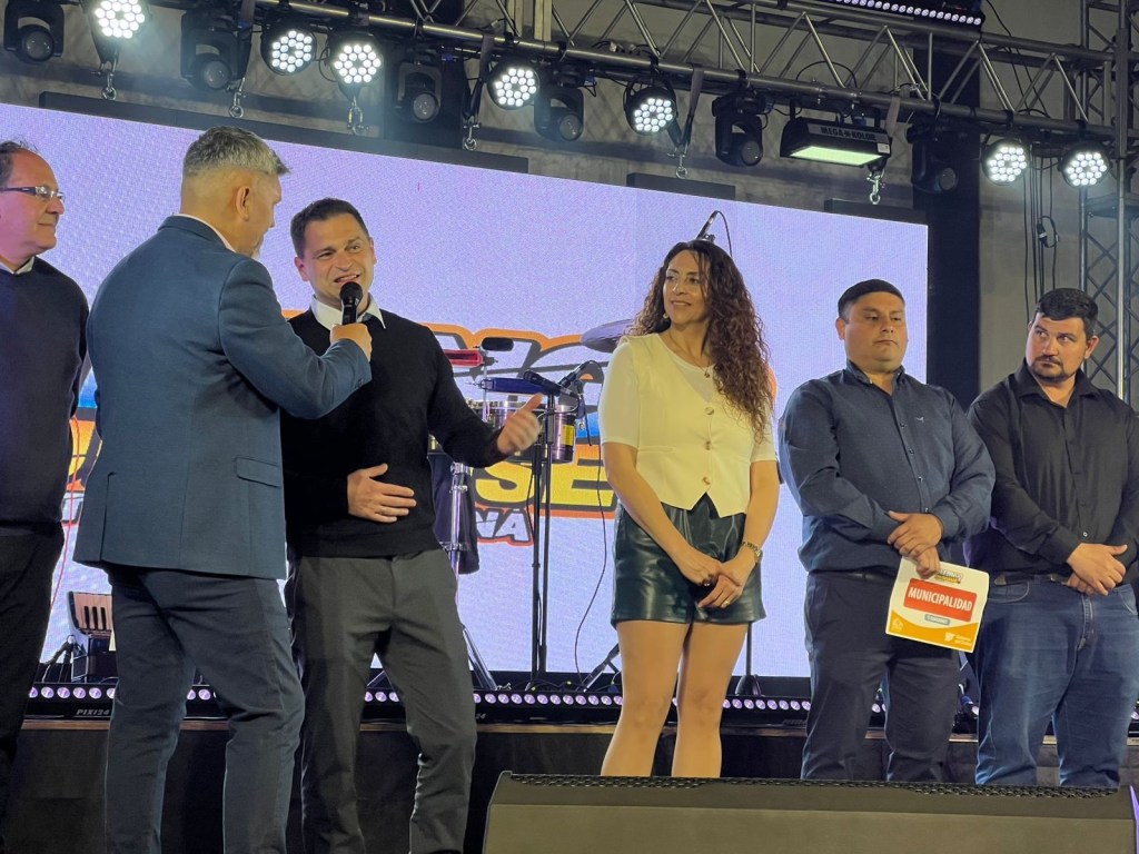 EL TELEBINGO CHUBUTENSE COLMÓ EL GIMNASIO DE CAMARONES CON UNA NOCHE INOLVIDABLE JUNTO A EL&nbsp;POLACO