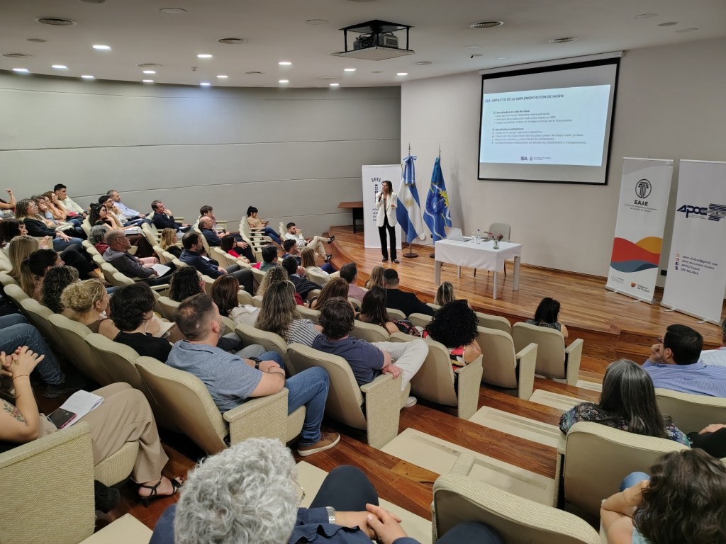 LA ESCUELA DE ABOGADAS Y ABOGADOS DEL ESTADO COORDINÓ UNA JORNADA SOBRE IA EN LA ADMINISTRACIÓN&nbsp;PÚBLICA