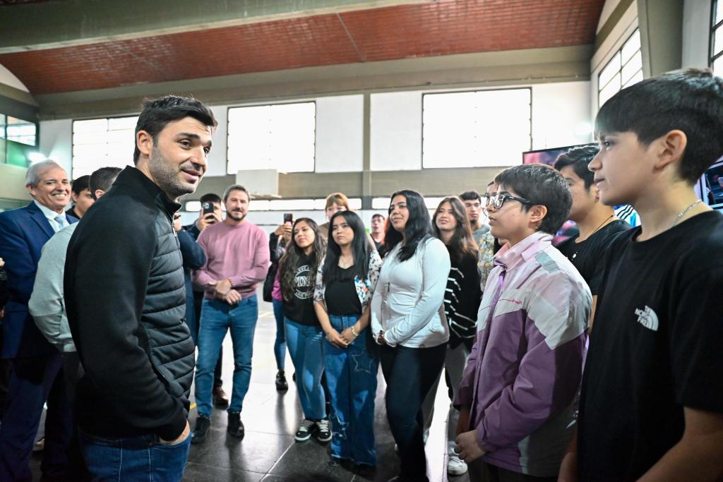 TORRES PREMIÓ A LOS ALUMNOS GANADORES DEL CONCURSO DE LOTERÍA QUE PROMUEVE LA PREVENCIÓN DEL JUEGO Y LAS APUESTAS EN&nbsp;LÍNEA