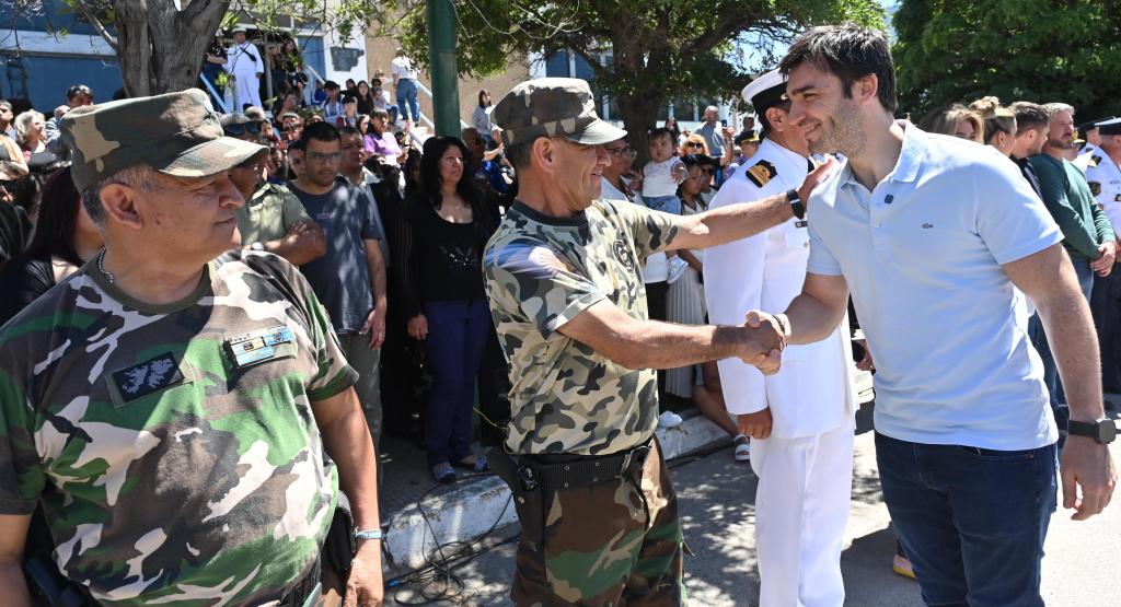 TORRES ENCABEZÓ LA ENTREGA DE MENCIONES Y RECONOCIMIENTOS A MÁS DE 80 NUEVOS AGENTES DE LA POLICÍA DEL&nbsp;CHUBUT