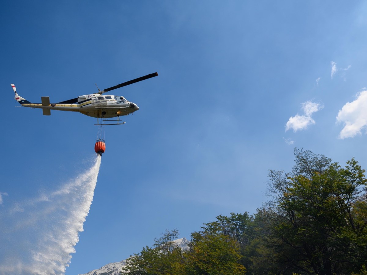 PROVINCIA DECLARÓ CONTROLADO EL INCENDIO EN LA DESEMBOCADURA EL TIGRE–LAGO CHOLILA Y CONTENIDO EL DEL PARQUE NACIONAL LOS&nbsp;ALERCES