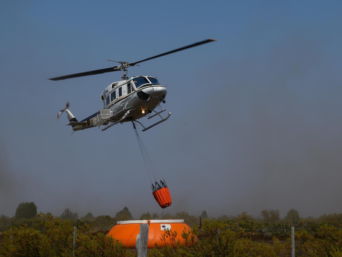 INCENDIOS EN LA CORDILLERA: SIGUE EL DESPLIEGUE CON MEDIOS AÉREOS Y CIENTOS DE&nbsp;BRIGADISTAS