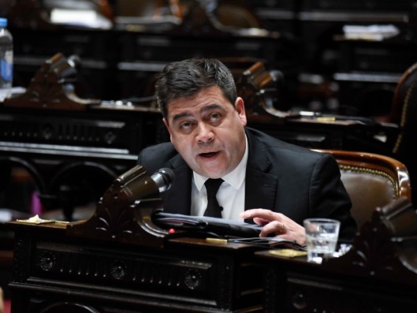 LA JUSTICIA LE TORCIÓ EL BRAZO A TREFFINGER Y LO OBLIGA A ACEPTAR A SU PRINCIPAL COMPETIDOR EN&nbsp;LLA